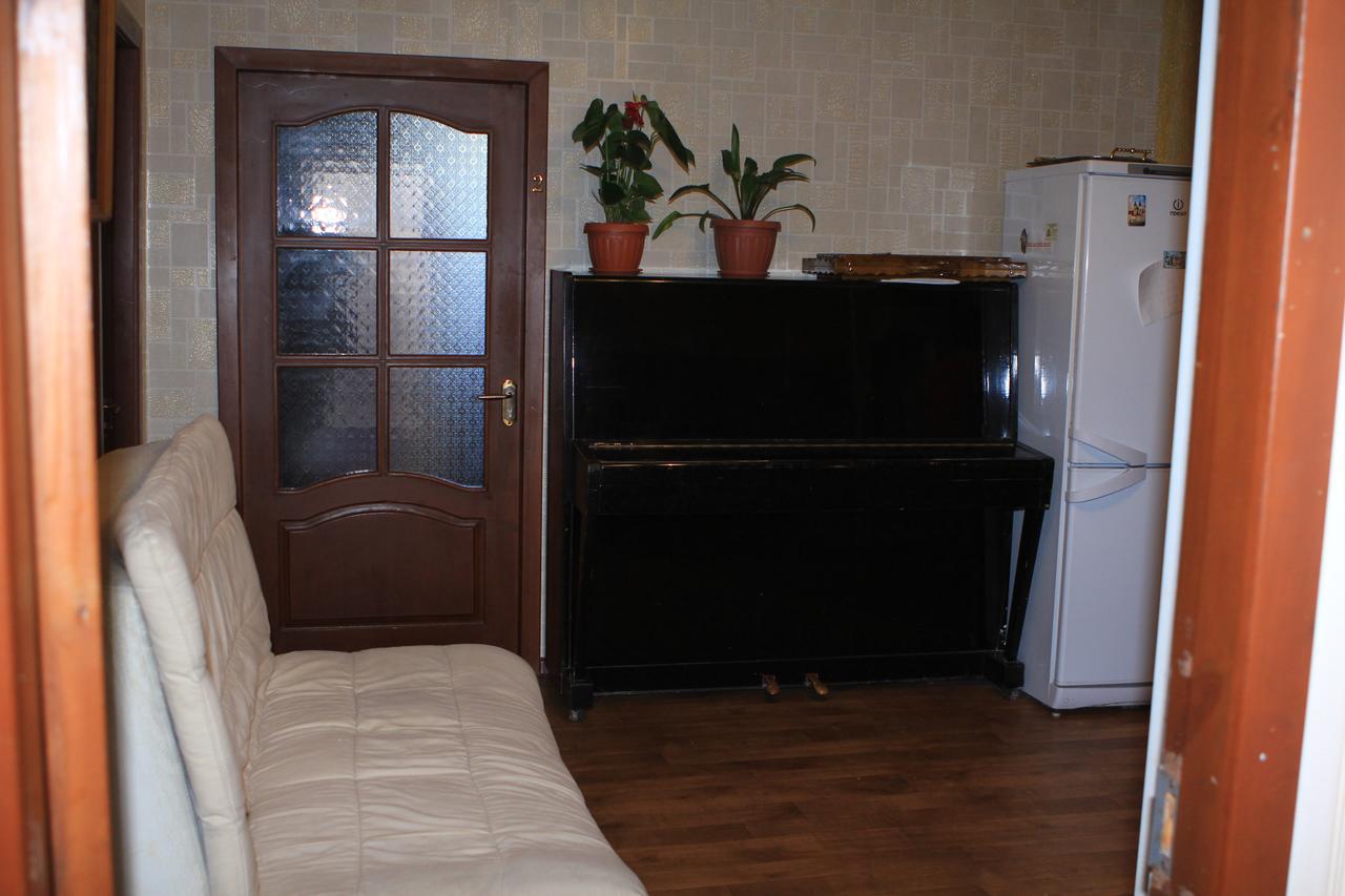 Holiday Hostel House Bisjkek Buitenkant foto